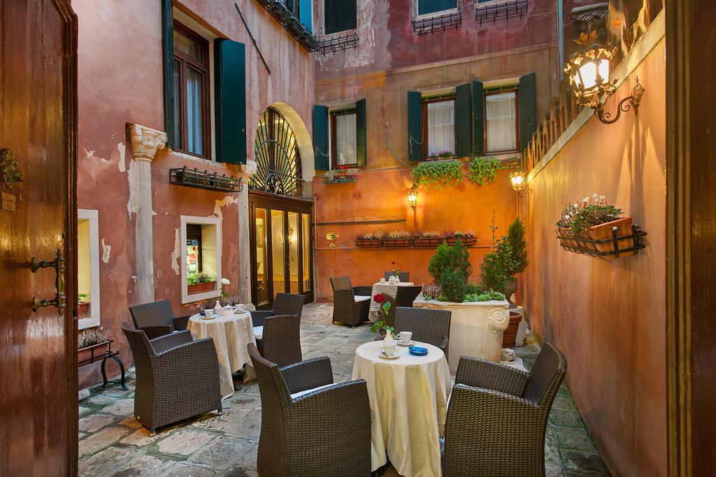 Residenza D'Epoca San Cassiano Hotel Venesia Bagian luar foto