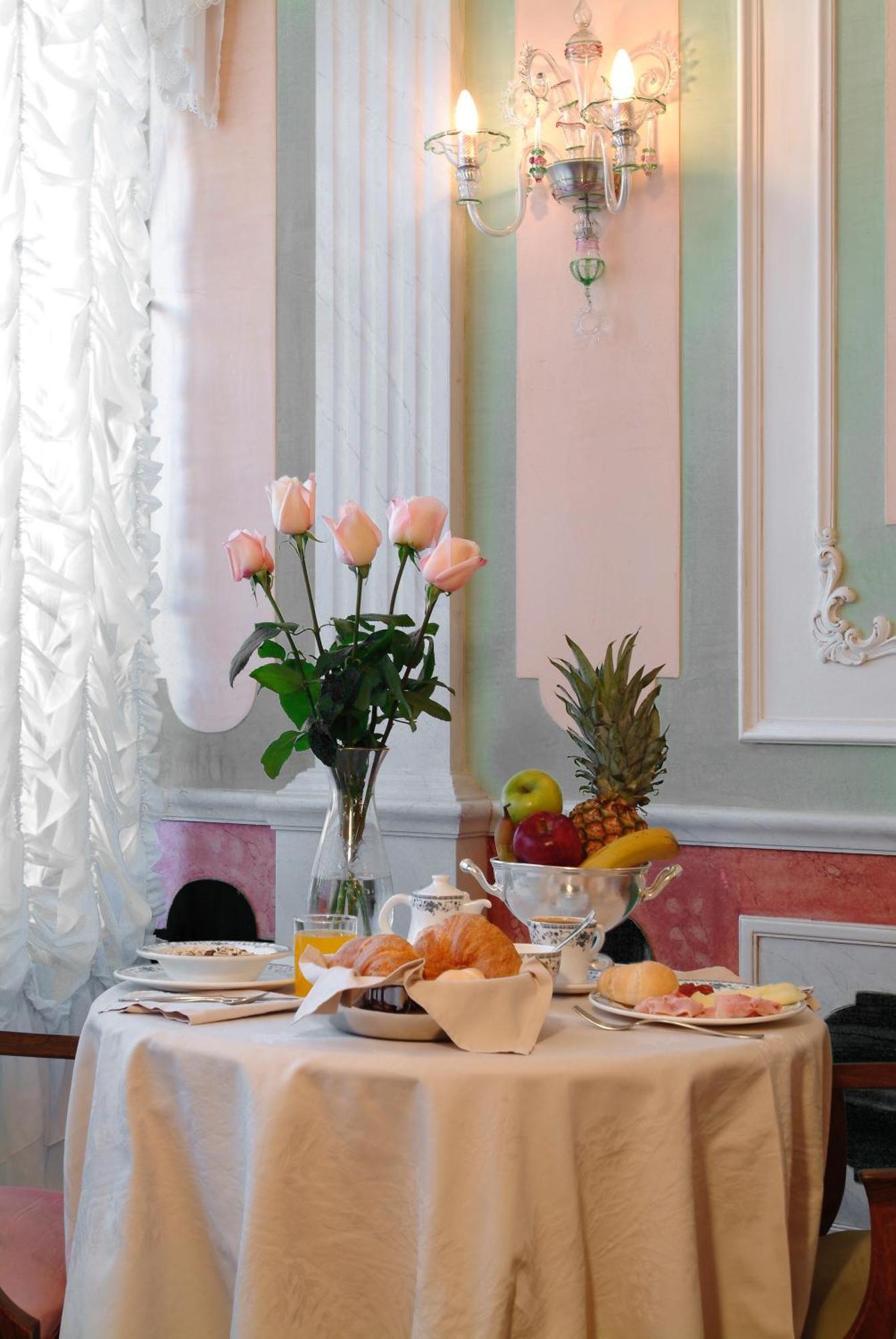 Residenza D'Epoca San Cassiano Hotel Venesia Bagian luar foto