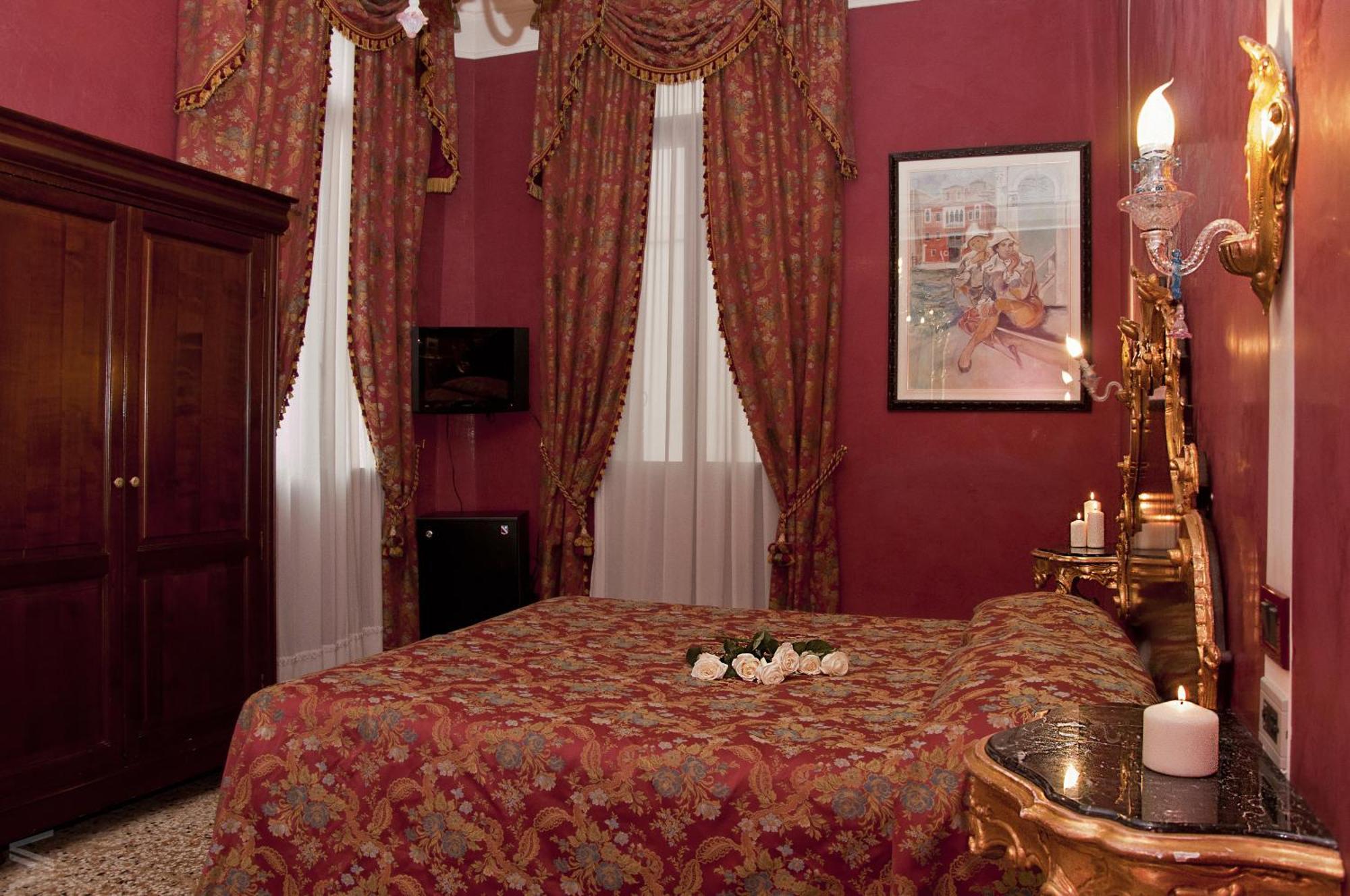 Residenza D'Epoca San Cassiano Hotel Venesia Bagian luar foto