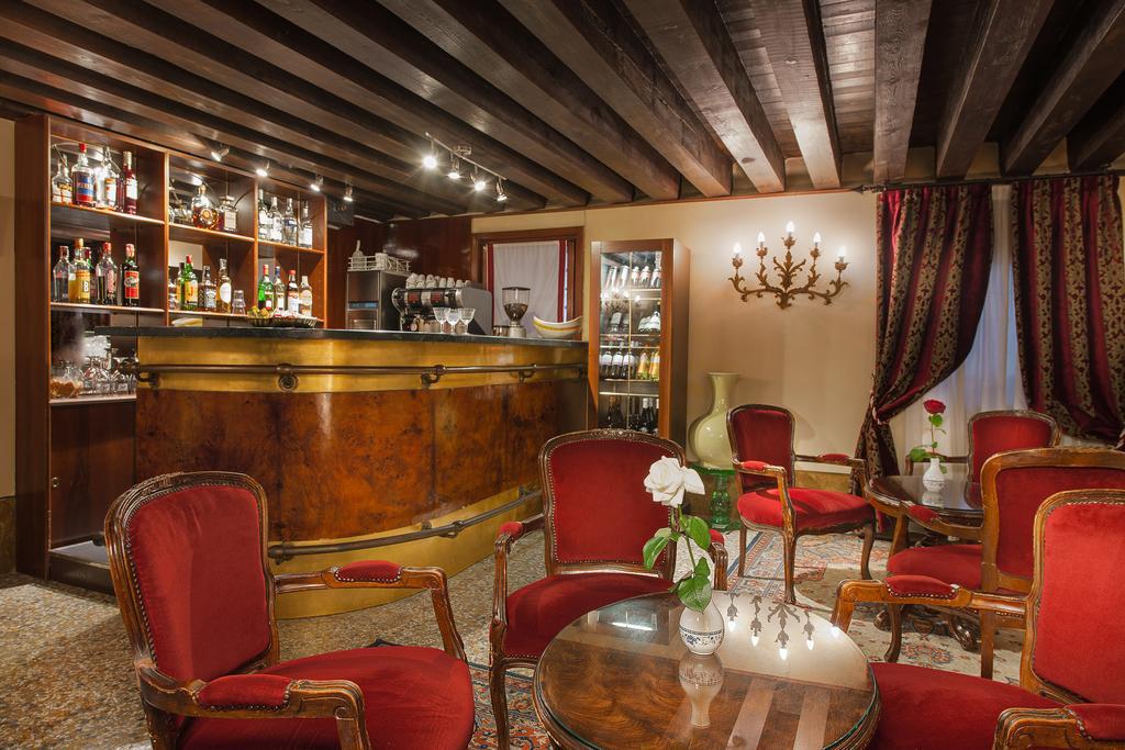 Residenza D'Epoca San Cassiano Hotel Venesia Bagian luar foto
